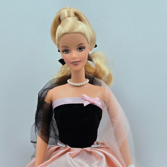 Vintage 2000 Barbie Doll Timeless Silhouette 29050 Mattel Read - Picture 3 of 16